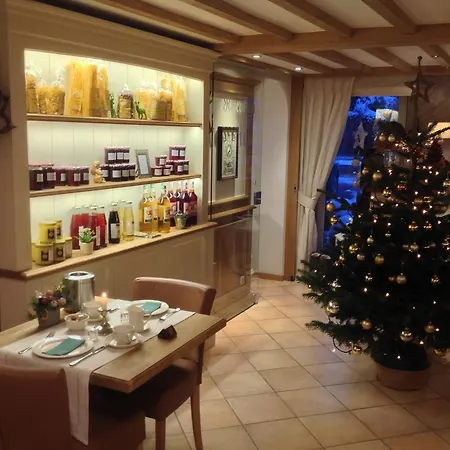 فندق Eifelland 4*