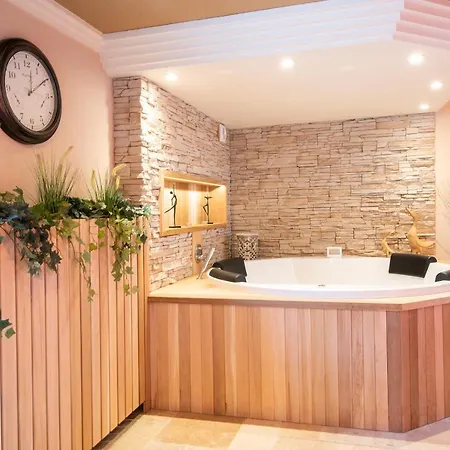 فندق Eifelland 4*