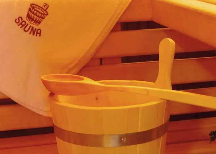 Eifelland فندق 4*